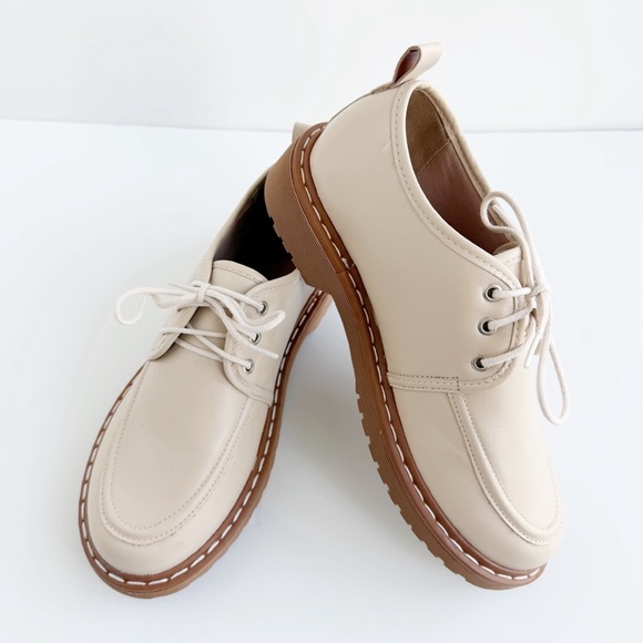 Quinta Valentina Leather Lace Up Boots in Cream - Picture 2 of 8